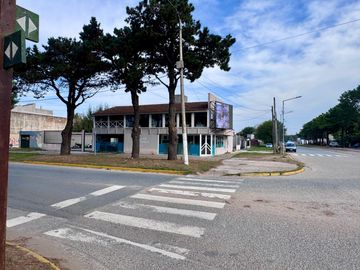 VENTA - LOCAL COMERCIAL  - EXCELENTE - SAN BERNARDO DEL TUYU - SOBRE LOTE PROPIO DE 658 M2
