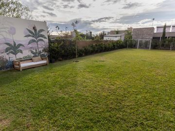 Casa en barrio  Don mateo, A ESTRENAR.