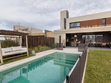 Casa en barrio  Don mateo, A ESTRENAR.