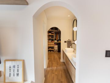 Casa en barrio  Don mateo, A ESTRENAR.