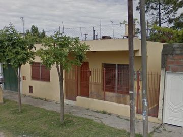 SANTILLI - LARREA 1057 - Florencio Varela