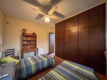 Casa de 3-4 dormitorios con pileta en San Marino - Funes Hills