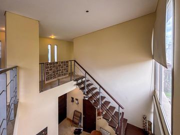 Casa de 3-4 dormitorios con pileta en San Marino - Funes Hills