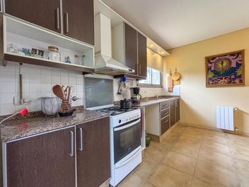 Casa de 3-4 dormitorios con pileta en San Marino - Funes Hills