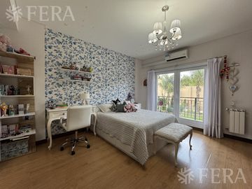 Venta de Departamento 4 ambientes con cochera y baulera en Quilmes Centro