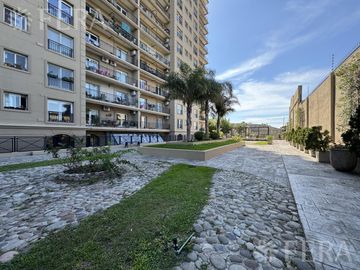 Venta de Departamento 4 ambientes con cochera y baulera en Quilmes Centro