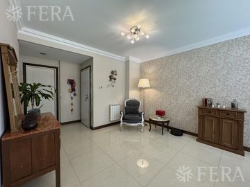 Venta de Departamento 4 ambientes con cochera y baulera en Quilmes Centro