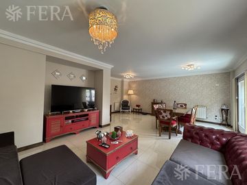 Venta de Departamento 4 ambientes con cochera y baulera en Quilmes Centro