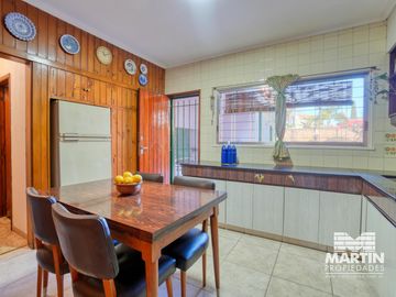 Casa en venta de 5 amb y gran jardín con pileta en Villa Martelli