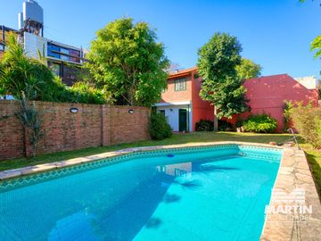 Casa en venta de 5 amb y gran jardín con pileta en Villa Martelli