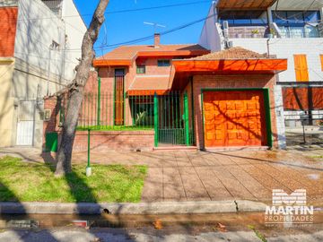 Casa en venta de 5 amb y gran jardín con pileta en Villa Martelli