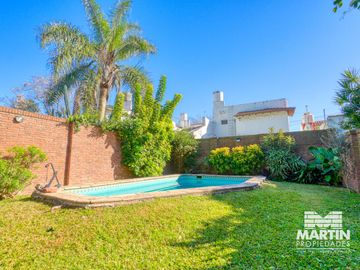 Casa en venta de 5 amb y gran jardín con pileta en Villa Martelli
