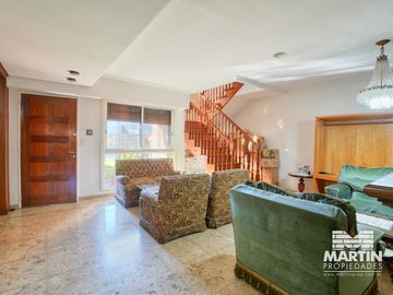 Casa en venta de 5 amb y gran jardín con pileta en Villa Martelli