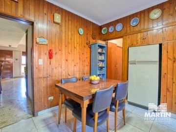 Casa en venta de 5 amb y gran jardín con pileta en Villa Martelli