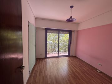 Venta Departamento en Palermo, 4 Ambientes, Toilette y Baño, Al Frente c/ Balcón, 4º Piso