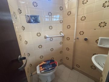 Venta Departamento en Palermo, 4 Ambientes, Toilette y Baño, Al Frente c/ Balcón, 4º Piso