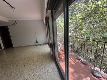 Venta Departamento en Palermo, 4 Ambientes, Toilette y Baño, Al Frente c/ Balcón, 4º Piso