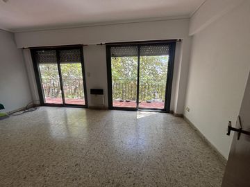 Venta Departamento en Palermo, 4 Ambientes, Toilette y Baño, Al Frente c/ Balcón, 4º Piso