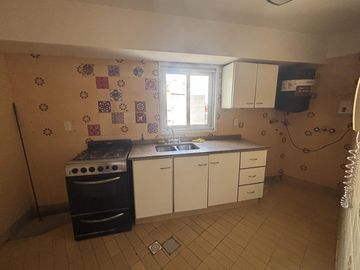 Venta Departamento en Palermo, 4 Ambientes, Toilette y Baño, Al Frente c/ Balcón, 4º Piso
