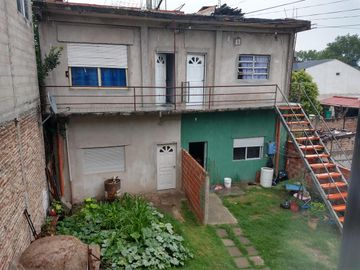 Casa  en venta en Castelar Sur