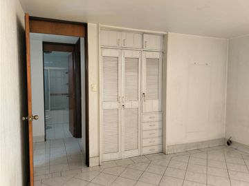 ESTUPENDA CASA EN NOVELISTAS A UNOS PASOS DEL PERI