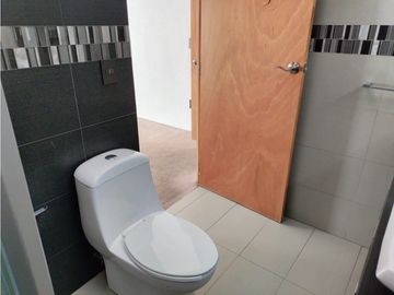 CÓMODA CASA EN SATELITE DE UN PISO EN CALLE CERRADA DE DOS RECMARAS