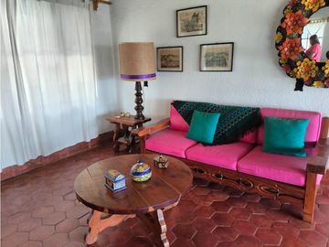HERMOSA  Y ACOGEDORA RESIDENCIA