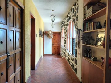 HERMOSA  Y ACOGEDORA RESIDENCIA