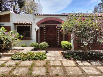 HERMOSA  Y ACOGEDORA RESIDENCIA