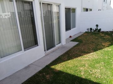 Amplia Casa de buena altura en Santa Fe Juriquilla