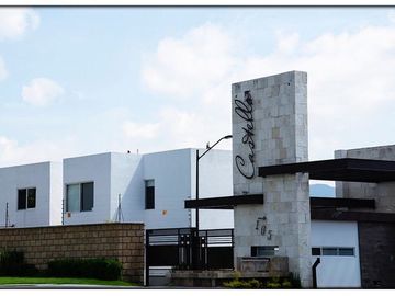 Amplia Casa de buena altura en Santa Fe Juriquilla