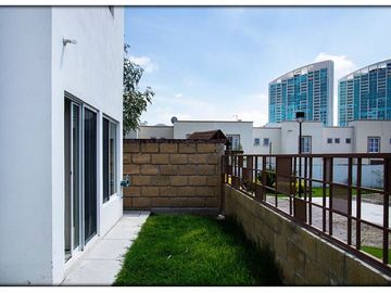 Amplia Casa de buena altura en Santa Fe Juriquilla