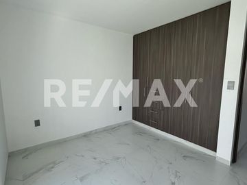 CASA EN VENTA FRACCIONAMIENTO CAPITAL SUR, COTO DUBLÍN. - (3)
