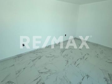 CASA EN VENTA FRACCIONAMIENTO CAPITAL SUR, COTO DUBLÍN. - (3)