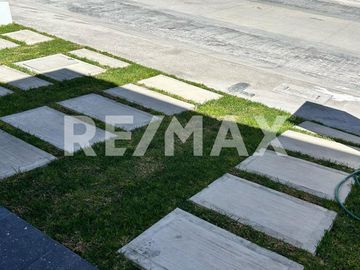 CASA EN VENTA FRACCIONAMIENTO CAPITAL SUR, COTO DUBLÍN. - (3)