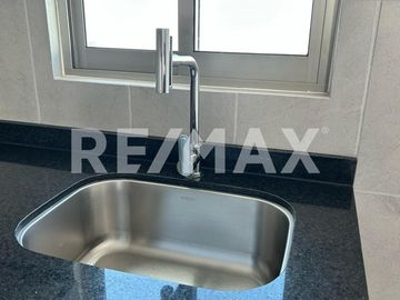 CASA EN VENTA FRACCIONAMIENTO CAPITAL SUR, COTO DUBLÍN. - (3)