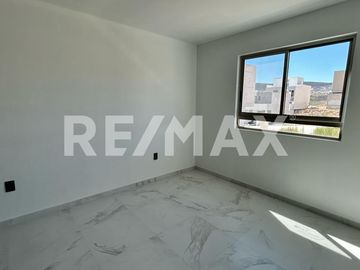 CASA EN VENTA FRACCIONAMIENTO CAPITAL SUR, COTO DUBLÍN. - (3)