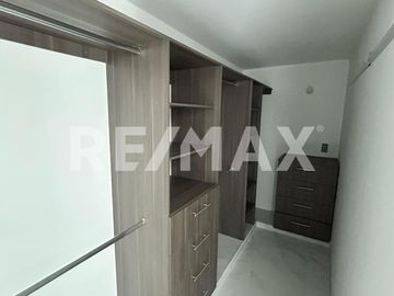 CASA EN VENTA FRACCIONAMIENTO CAPITAL SUR, COTO DUBLÍN. - (3)