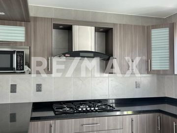 CASA EN VENTA FRACCIONAMIENTO CAPITAL SUR, COTO DUBLÍN. - (3)