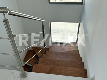 CASA EN VENTA FRACCIONAMIENTO CAPITAL SUR, COTO DUBLÍN. - (3)