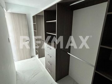 CASA EN VENTA FRACCIONAMIENTO CAPITAL SUR, COTO DUBLÍN. - (3)