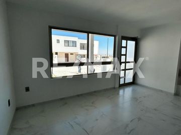 CASA EN VENTA FRACCIONAMIENTO CAPITAL SUR, COTO DUBLÍN. - (3)