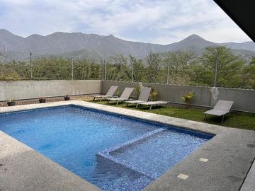 CASA EN VENTA EN SANTIAGO - ALTARES RESIDENCIAL