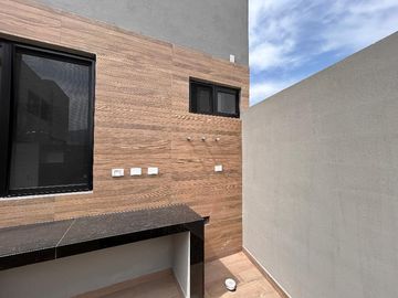 CASA EN VENTA EN SANTIAGO - ALTARES RESIDENCIAL