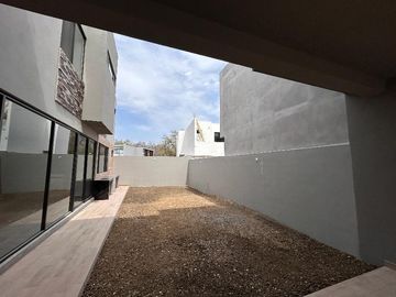 CASA EN VENTA EN SANTIAGO - ALTARES RESIDENCIAL