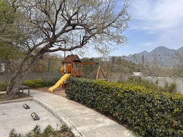 CASA EN VENTA EN SANTIAGO - ALTARES RESIDENCIAL
