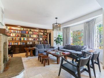 Casa con jardín