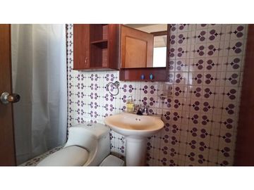 VENDO CASA CON OFICINA INDEPENDIENTE EN SANTA BARBARA (lC)