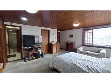 VENDO CASA CON OFICINA INDEPENDIENTE EN SANTA BARBARA (lC)
