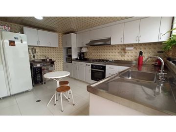 VENDO CASA CON OFICINA INDEPENDIENTE EN SANTA BARBARA (lC)